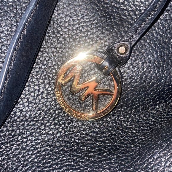 MICHAEL KORS Black Leather Handbag - Excellent Condition - Picture 8 of 11